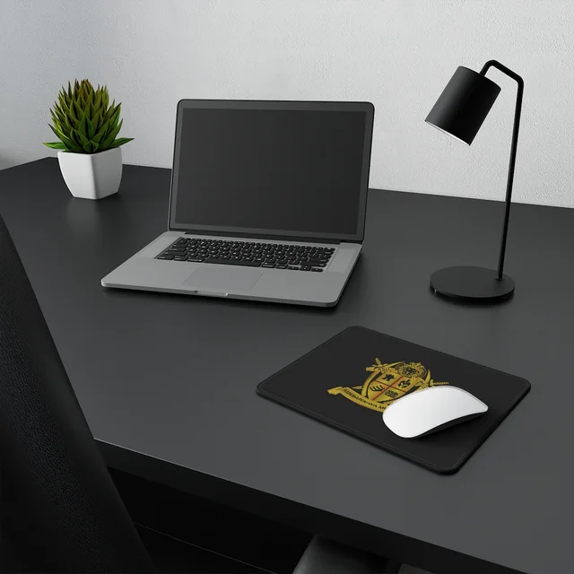 Non-slip mouse pad with the Cash-Neill family design